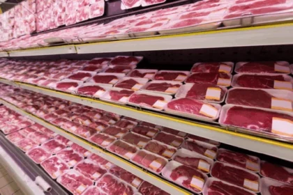 Trump permitirá la importación temporal de carne de res sin aranceles para reducir precios
