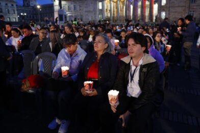 Colombia rinde homenaje a las 331 víctimas que murieron en el terremoto del 10 de agosto