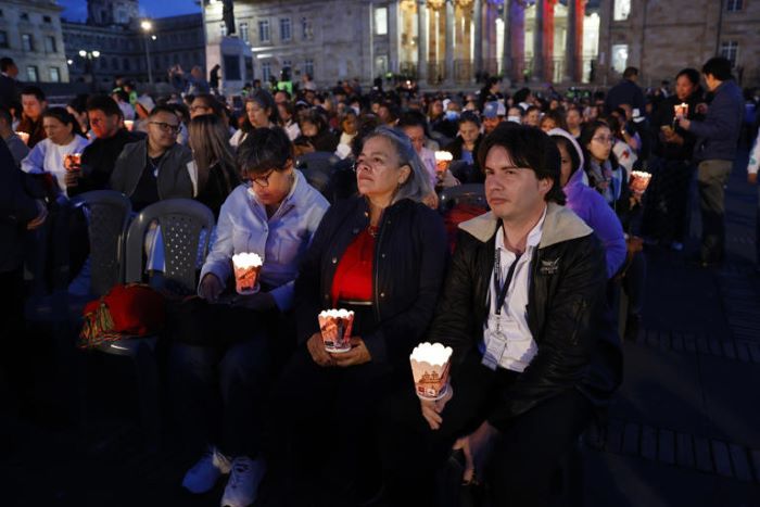 Colombia rinde homenaje a las 331 víctimas que murieron en el terremoto del 10 de agosto