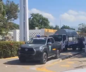 Bajo fuerte vigilancia militar sepultan a adolescente acribillado en Los Salados