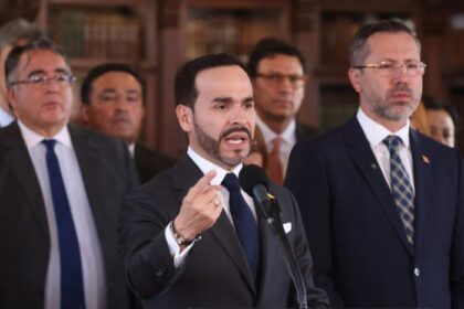 De la Espriella decreta emergencia económica en 15 departamentos por 30 días