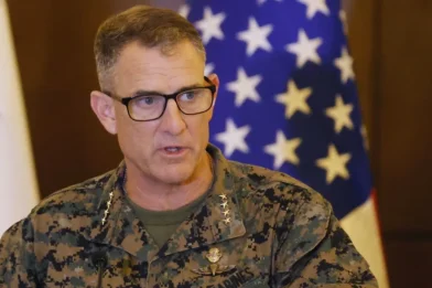 Jefe del Comando Sur de EE.UU. llega a Bogotá para reunirse con nueva cúpula militar de Colombia
