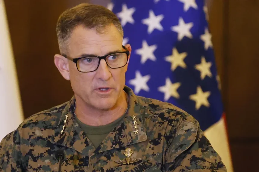 Jefe del Comando Sur de EE.UU. llega a Bogotá para reunirse con nueva cúpula militar de Colombia