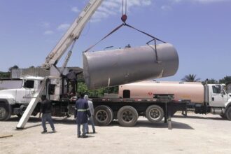 Estación de combustible desmantelada en María Trinidad Sánchez.