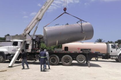 Estación de combustible desmantelada en María Trinidad Sánchez.