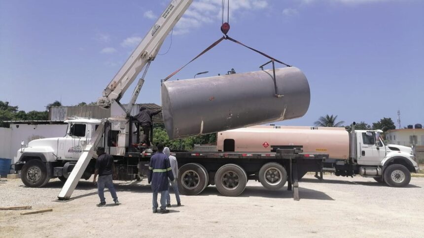 Estación de combustible desmantelada en María Trinidad Sánchez.