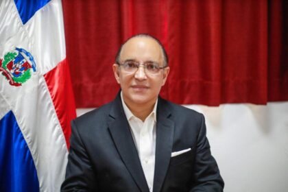 Quique Antún respalda a Santiago Matías tras aprobación de símbolos de Dominicanos Primero