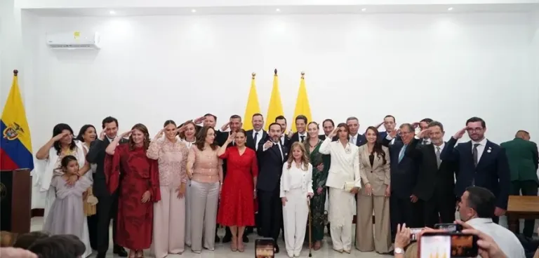 Nueve hombres y nueve mujeres componen el nuevo gabinete ministerial de De la Espriella en Colombia