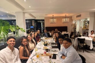 Presidente del Indotel acerca a estudiantes dominicanos de CUNY a sus raíces y cultura