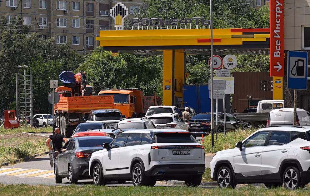Rusia enfrenta escasez de combustible por ofensiva ucraniana