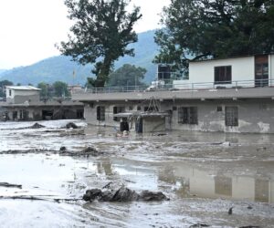Riada en Nepal deja 403 desaparecidos, incluidos dos españoles