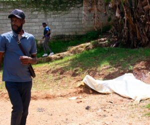 Bandas en Haití amenazan con matar a decenas de rehenes tras masacre