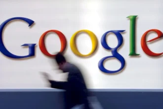 Los periódicos franceses denuncian a Google por sus resúmenes de prensa hechos con IA