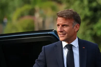 Macron promulgó la ley para invertir 36.000 millones de euros en las Fuerzas Armadas