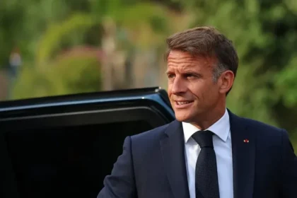 Macron promulgó la ley para invertir 36.000 millones de euros en las Fuerzas Armadas