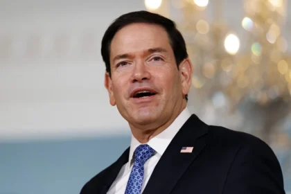 Marco Rubio se reúne con la canciller de Canadá en medio de negociación por aranceles