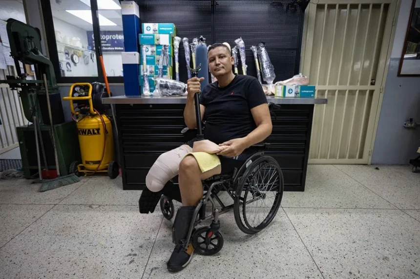 Adrián Troncoso: sobrevivió al terremoto y buscó entre los escombros a su hijo y su familia