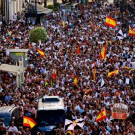 Miles de ceutíes se han concentrado este domingo para pedir soluciones a la crisis migratoria