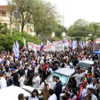 El Gobierno de Paraguay pide al gremio de médicos dialogar y descarta un ajuste salarial inmediato
