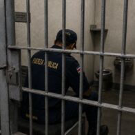 Jefe policial en Costa Rica es condenado a 12 años por disparar contra detenido esposado