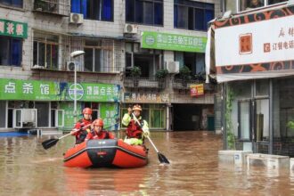 Más de 120.000 evacuados por fuertes lluvias en el centro de China