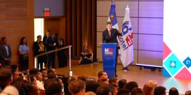 Abinader reconoce a más de 170 estudiantes por su talento en áreas STEM