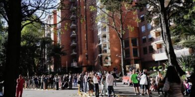 Evacúan edificios y hospitales en Panamá por fuerte sismo con epicentro en Colombia