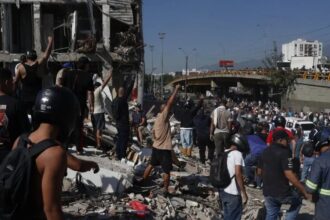 La primeras luces del día revelan la magnitud de la devastación del terremoto en Cali