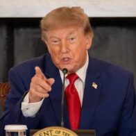 Congresista apoyado por Trump y un exrepublicano, los aspirantes a reemplazar a DeSantis