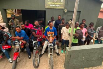 Soldados del Ejército interceptan a 76 nacionales haitianos en Elías Piña y Dajabón
