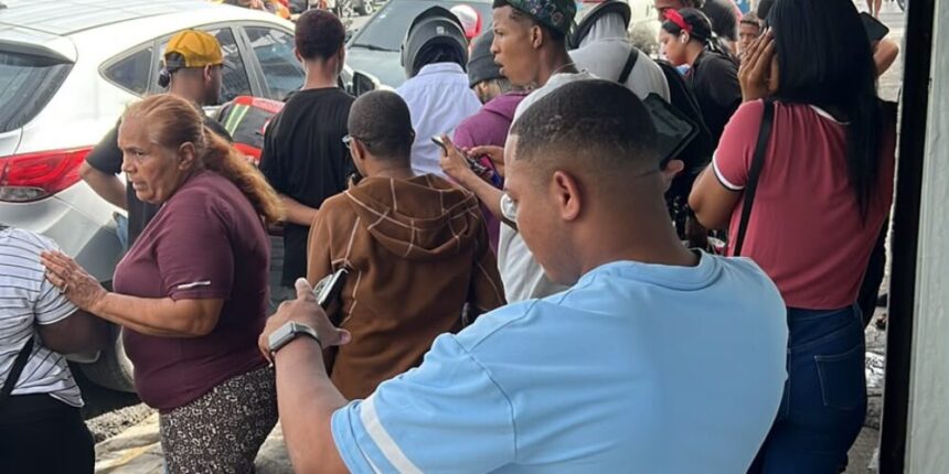 Residentes en Capotillo piden a las autoridades sancionar a mujer que abandonó feto frente al Moscoso Puello