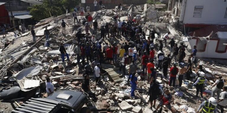 Colombia sube a 285 la cifra de muertos y mantiene en 379 los desaparecidos por terremoto