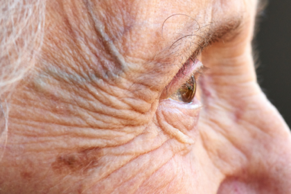 Bisabuela de 101 años es detenida en Nigeria por presunta venta de cannabis