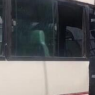 Autobús de la Ruta 11 choca con camión en la Av. John F. Kennedy