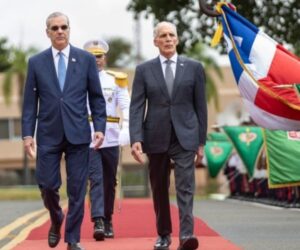 Abinader recibe en el Palacio Nacional al presidente de Honduras, Nasry Asfura