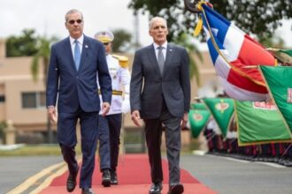 Abinader recibe en el Palacio Nacional al presidente de Honduras, Nasry Asfura