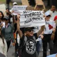 “Agua KK Fest”: habitantes de Guadalajara protestan por agua contaminada con residuos fecales