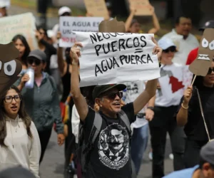 “Agua KK Fest”: habitantes de Guadalajara protestan por agua contaminada con residuos fecales