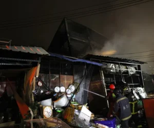 Se incendia un centro comercial de un popular barrio de Bangkok