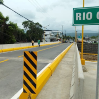 Puente sobre el río Camú.