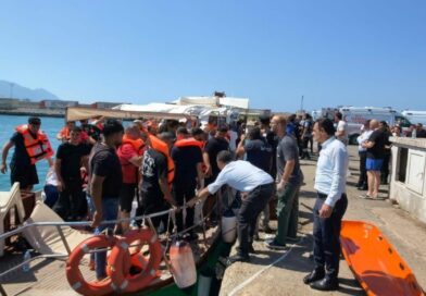 Un tribunal de la ciudad turcochipriota de Girne ordenó este lunes el arresto de los ocho tripulantes del catamarán que naufragó