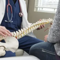 Neurocirujanos alertan sobre aumento de lesiones medulares en jóvenes por carreras clandestinas