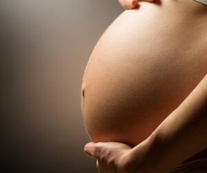 Ministerio de Salud de El Salvador detectó 67 casos de VIH en embarazadas durante el último año
