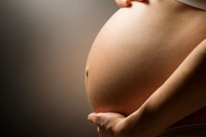 Ministerio de Salud de El Salvador detectó 67 casos de VIH en embarazadas durante el último año