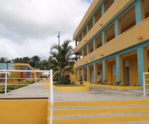 Magisterio denuncia hacinamiento y falta de condiciones en escuelas de jornada extendida