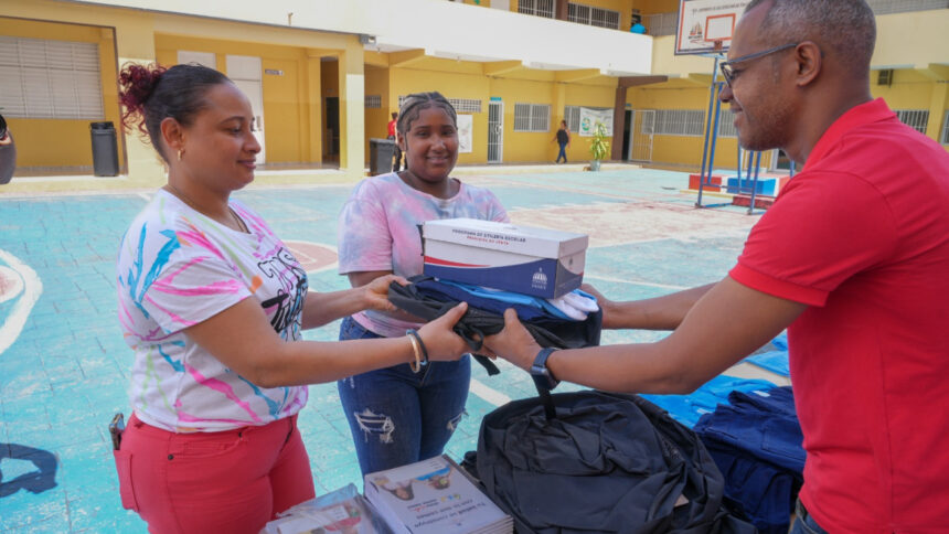 INABIE avanza en la distribución de utilería de cara al inicio del año escolar 2026-2027