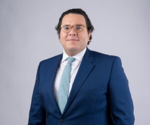 Abinader designa a Víctor Livio Cedeño Brea como nuevo superintendente de Bancos