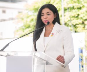 Yeni Berenice advierte que los servidores públicos no reciben regalos, reciben sobornos”
