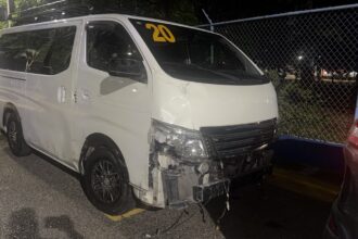 PN apresa a hombre tras persecución y recupera vehículo habría sido sustraído