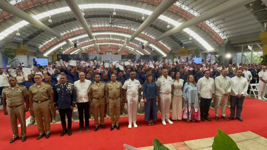 Raquel Peña encabeza graduación de 162 nuevos agentes de Migración para reforzar la región Norte
